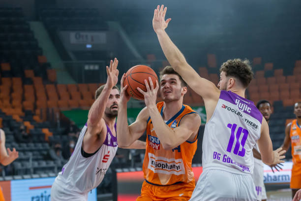 本赛季在瓦 本赛季在瓦