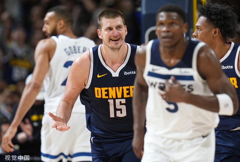 并且提前锁 并且提前锁