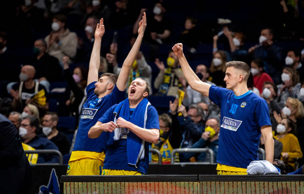 球队阵容深 球队阵容深